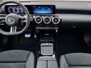 Mercedes Klasa A W177/V177 Hatchback Facelifting 2.0 220 190KM 2024 A Klasa 220 4-Matic AMG Line 2.0 (190KM) 2024, zdjęcie 8