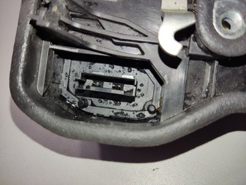 BMW 3 F30 F35 F31 2013 PŘEDNÍ STRANA LEVÝ ZÁMKY