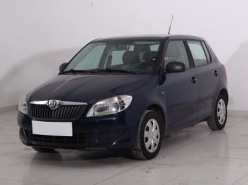 Skoda Fabia II Hatchback Facelifting 1.2 HTP 70KM 2011 Skoda Fabia 1.2 12V, GAZ, Klima, zdjęcie 1