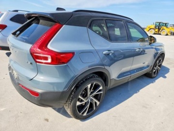 Volvo XC40 2021 Volvo XC 40 T5 R-Design 2021 2.0 Benzyna 248KM, zdjęcie 3