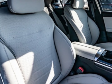 Mercedes Klasa C W206 Limuzyna 2.0 300 258KM 2025 C Klasa 300 4-Matic AMG 2.0 (258KM) 2025, zdjęcie 3