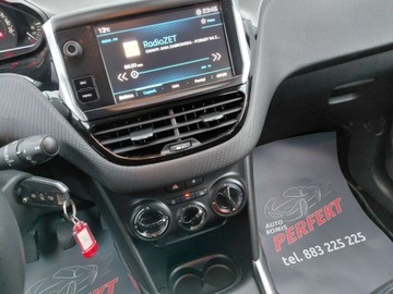 Peugeot 2008 I SUV Facelifting 1.2 PureTech 82KM 2018 Peugeot 2008 Tablet Kamera Klimatyzacja Sensor PDC 1.2 Benzyna 82KM, zdjęcie 20