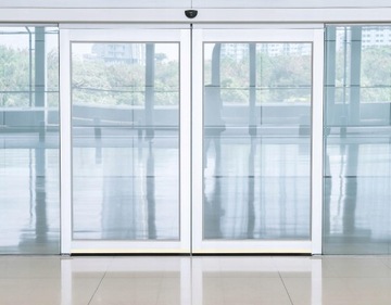 САМОКЛЕЯЩАЯСЯ ПРОКЛАДКА ДВЕРНОЙ ЩЕТКИ