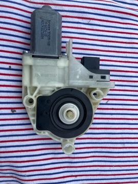MOTOREK OKNO PORSCHE OE 924206100