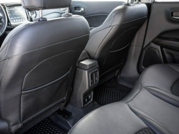 Jeep Compass II SUV Facelifting 1.3 GSE T4 150KM 2021 Jeep Compass 1.3 TMair Limited FWD DDCT K.cof, zdjęcie 25