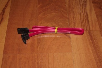 Taśma kabel SATA czerwona kątowy wtyk 43cm
