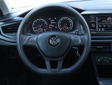 Volkswagen Polo VI Hatchback 5d 1.0 MPI 75KM 2018 VW Polo 1.0, Salon Polska, VAT 23%, Klima, zdjęcie 14