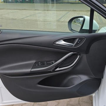 Opel Astra J GTC 1.4 Turbo ECOTEC 140KM 2016 Opel Astra K 1.4 Turbo Cosmo, zdjęcie 35