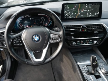 BMW Seria 5 G30-G31 Touring Plug-In 2.0 530e 292KM 2022 BMW 530e 292ps Luxury HUD Lasery 360° ACC 4xKlima Skóra HiFi Blis Keyles 18, zdjęcie 18