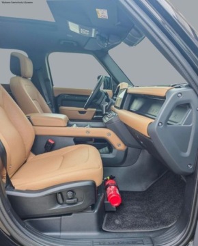 Land Rover Defender IV (L663) Hard Top 90 3.0D R6 250KM 2025 Land Rover Defender Land Rover DEFENDER 110 3.0D I6 250PS AWD AUTO X-DYNAM, zdjęcie 12