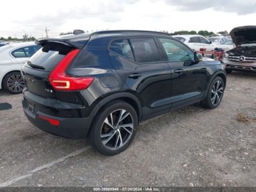 Volvo XC40 2022 Volvo XC 40 2022 Volvo XC40 T5 AWD R-Design 2.0 Benzyna 252KM, zdjęcie 3