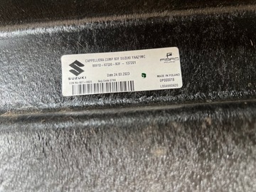 SUZUKI S-CROSS POLIČKA ZADNÍ KUFRU 23-25 88910-63T00