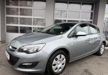 Opel Astra J Hatchback 5d Facelifting 1.6 Twinport ECOTEC 115KM 2015 Opel Astra salon Polska , I wlasciciel, kamera cofania 1.6 Benzyna 115KM, zdjęcie 2