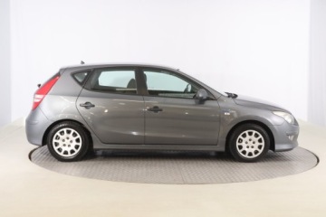 Hyundai i30 I Hatchback 1.4 109KM 2010 Hyundai i30 1.4 CVVT, Klima, zdjęcie 5