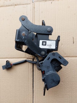 Zamek tylnej klapy 13197820 Opel Astra H cabrio TWIN TOP