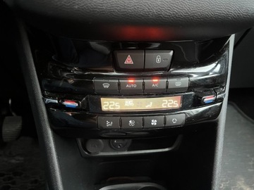Peugeot 208 I Hatchback 5d Facelifting 1.6 BlueHDi 100KM 2016 Peugeot 208 1.6 diesel panorama dach zarej w PL ksiazka serwis zamiana, zdjęcie 16