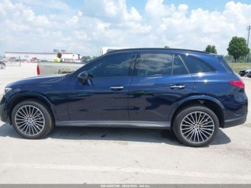 Mercedes GLC C254/X254 2024 Mercedes-Benz GLC 300, 2024r., 4x4, 2.0L 2.0 Benzyna 255KM, zdjęcie 3