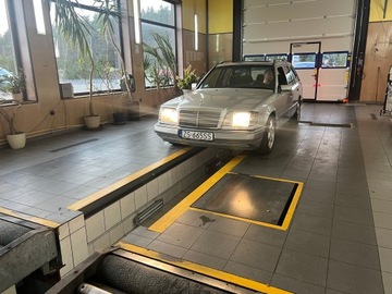 Mercedes Klasa E W210 1995 MERCEDES-BENZ KLASA E Kombi 2.0 benzyna Ładny., zdjęcie 19