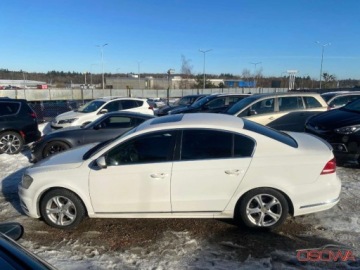 Volkswagen Passat B7 Limousine 2.0 TDI CR BlueMotion 177KM 2013 Volkswagen Passat 2.0tdi 4-Motion R-Line max wyposazenie Webasto ledy xeno, zdjęcie 8