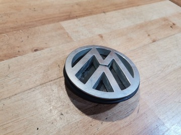 ORIG. ZNAKY ZNAK CHROM ZADNÍ VÍKO KUFRU VW T4 701853601F