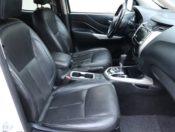 Nissan Navara IV Double Cab 2.3 190KM 2019 Nissan Navara 2.3 dCi, Salon Polska, 187 KM, 4X4, zdjęcie 8