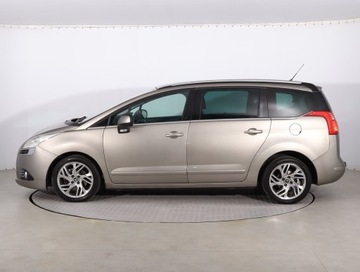 Peugeot 5008 I Minivan 2.0 HDi FAP 150KM 2011 Peugeot 5008 2.0 BlueHDi, 7 miejsc, Navi, Klima, zdjęcie 2