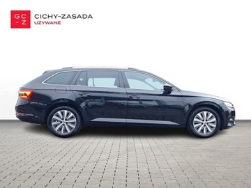 Skoda Superb III Kombi Facelifting 2.0 TSI 190KM 2021 Skoda Superb SalonPL Combi Style TSI 190KM DSG7 ACC Pakiety Matrix Alcanta, zdjęcie 3