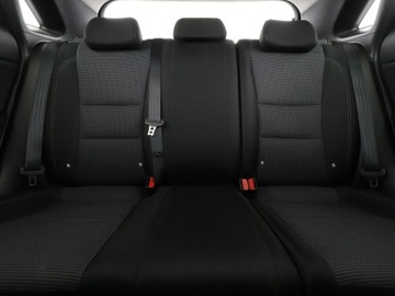 Hyundai i30 II Hatchback 5d 1.4 MPI 100KM 2015 Hyundai i30 niski przebieg grzane fotele PDC, zdjęcie 17