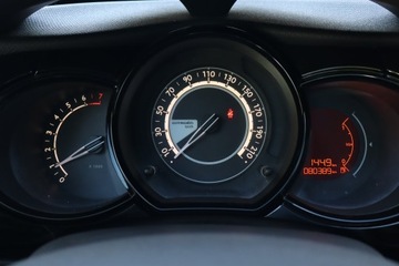 Citroen C3 II Hatchback facelifting 1.2 VTi 82KM 2014 Citroen C3 1.2 PureTech, Salon Polska, Klima, zdjęcie 10