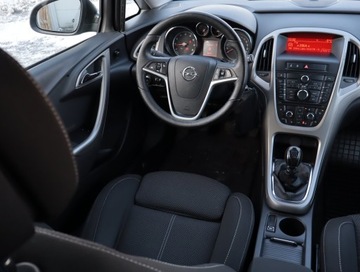 Opel Astra J Hatchback 5d 1.4 Turbo ECOTEC 140KM 2011 Opel Astra 1.4 T, Klima, Tempomat, Parktronic, zdjęcie 6