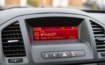 Opel Insignia I Sports Tourer 2.0 CDTI ECOTEC 160KM 2010 Opel Insignia 2.0CDTI 160KM Skora Pdc Alu Gwarancjia 2.0 Diesel 160KM, zdjęcie 19