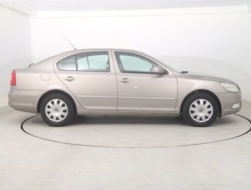 Skoda Octavia II Hatchback Facelifting 1.4 TSI 122KM 2010 Skoda Octavia 1.4 TSI, Salon Polska, zdjęcie 5