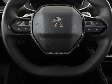 Peugeot 2008 II SUV 1.2 PureTech 130KM 2022 Peugeot 2008 AllurePack automat półskóra, zdjęcie 20