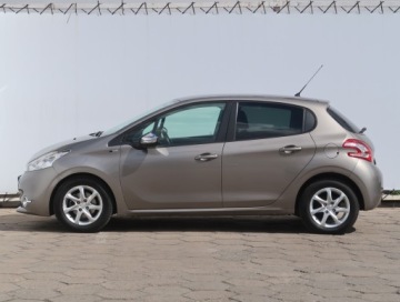 Peugeot 208 I Hatchback 3d 1.2 VTI 82KM 2014 Peugeot 208 1.2 PureTech, Klima, Tempomat,ALU, zdjęcie 2