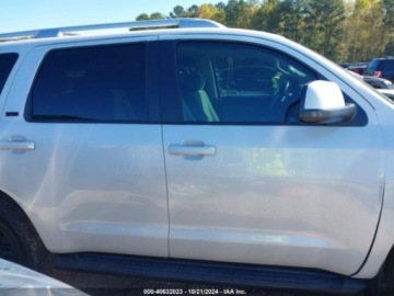 Toyota Sequoia II 2022 Toyota Sequoia sr5, 2022r., 5.7L 5.7 Benzyna 381KM, zdjęcie 4