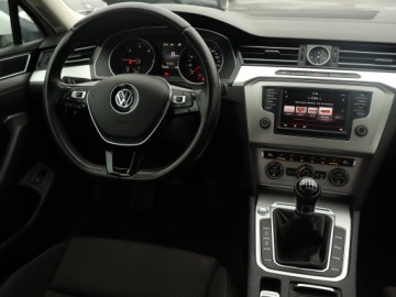 Volkswagen Passat B8 Variant 2.0 TDI BlueMotion SCR 190KM 2016 VW Passat 2.0 TDI, Serwis ASO, 187 KM, Navi, zdjęcie 6