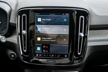 Volvo XC40 Crossover Facelifting 2.0 B4 197KM 2024 Volvo XC 40 B4 Ultra Dark Mild Hybrid Benzyna, zdjęcie 19