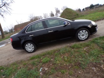 Volkswagen Jetta V 1.6 FSI 115KM 2006 VOLKSWAGEN JETTA 1.6 BENZ ZAMIANA Z NIEMIEC, zdjęcie 9