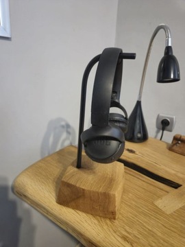 Деревянная дубовая подставка, крючок для наушников.