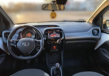 Toyota Aygo II Hatchback 3d Facelifting 1.0 VVT-i 72KM 2021 Toyota Aygo 1.0 VVT-i Selection X-cite VAT 23 1 wl. Bezwypadkowy ASO, zdjęcie 3