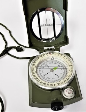 Профессиональный призматический компас - теодолит.
