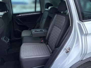 Volkswagen Tiguan II SUV Facelifting 1.5 TSI 150KM 2022 Volkswagen Tiguan TSI 150KM Life DSG LED Keyless Kamera cofania FV23, zdjęcie 27
