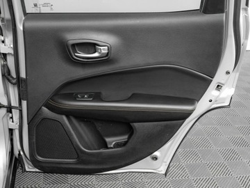 Jeep Compass II SUV Facelifting 1.3 GSE T4 150KM 2021 Jeep Compass WE3M829#1.3 TMair Limited FWD DDCT, zdjęcie 27