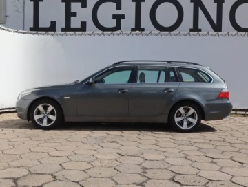 BMW Seria 5 E60 Touring 525 d 177KM 2004 BMW 5 525d, 174 KM, Automat, Navi, Klima, zdjęcie 2