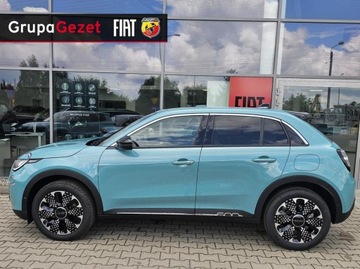 Mercedes 2025 Fiat 600 La prima 110KM Niebieski Sky of Italy czarny dach 10/2025, zdjęcie 4