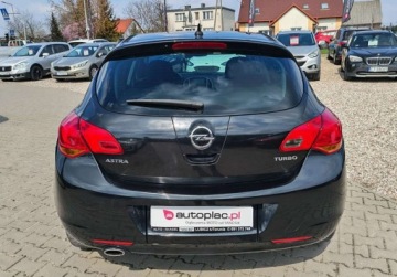 Opel Astra J Hatchback 5d 1.4 Turbo ECOTEC 140KM 2011 Opel Astra sprowadzone zarejestrowane 1.4 Benzyna 140KM, zdjęcie 3