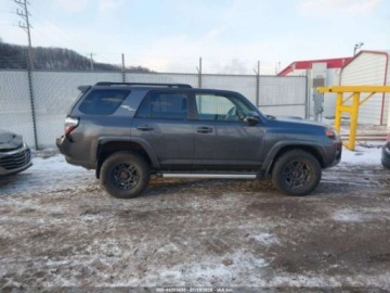 Toyota 2021 Toyota 4-Runner Trd Off Road Premium 2021 4.0 Benzyna 270KM, zdjęcie 6