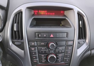 Opel Astra J Sedan 1.6 CDTI ecoFLEX 110KM 2015 Opel Astra 2015. SALON POLSKA. 1.6 CDTI. Uszkodzony tyl i lekko lewy bok., zdjęcie 12