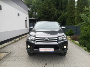 Toyota Hilux VIII Podwójna kabina 2.4 D-4D 150KM 2020 Toyota Hilux 2.4D4D 150KM Klimatronic Naw Parktron, zdjęcie 1