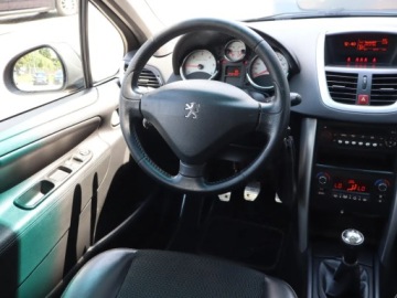 Peugeot 207 Hatchback 5d 1.6 HDi FAP 92KM 2011 Peugeot 207 1.6 HDi, Klima, Klimatronic,ALU, zdjęcie 6